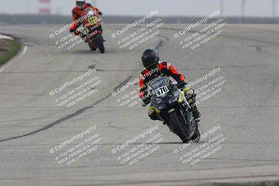 media/Nov-29-2025-TrackDaz (Sat) [[10ae2d9bce]]/B Group/Session 3 (Outside Grapevine)/